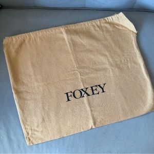 FOXEY Tan Dust Bag 17.75x14 inches
